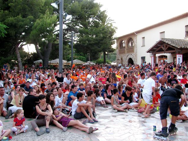 world cup celebrating crowd in Barcelona on holiday from all over Europe world cup celebrating crowd in Barcelona on holiday from all over Europe