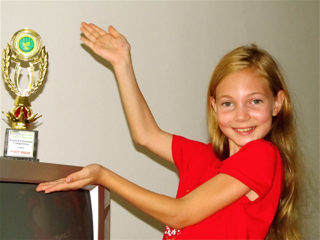 Chinese School Trophy Girl American winning English Elocution Competition Chinese School Trophy Girl American winning English Elocution Competition