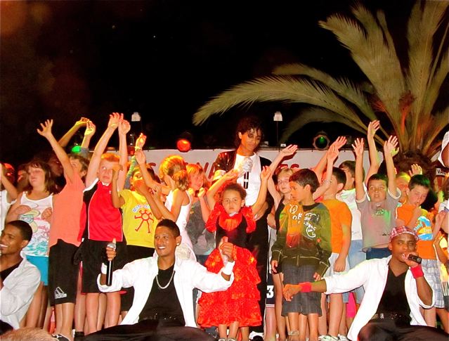 Michael Jackson concert in Barcelona with children around the world Michael Jackson concert in Barcelona with children around the world
