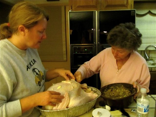 making turkey dinner for thanksgiving starts early making turkey dinner for thanksgiving starts early