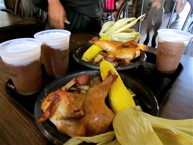 Butter beer and food at 3 Broomsticks at Wizarding World