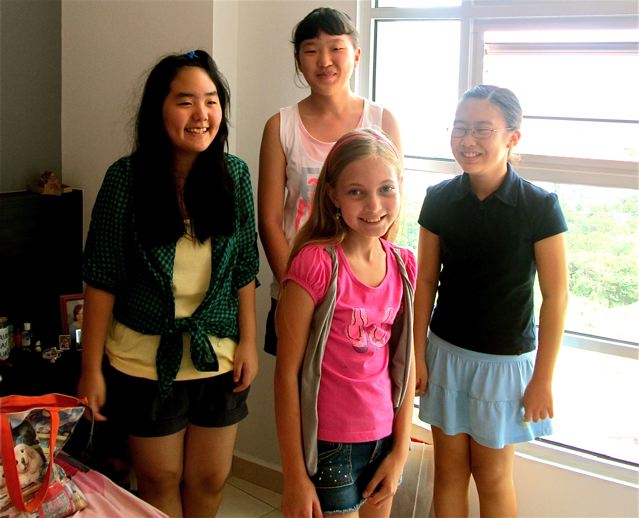 nomadic travel lifestyle with kids means friends around the world in several languages nomadic travel lifestyle with kids means friends around the world in several languages