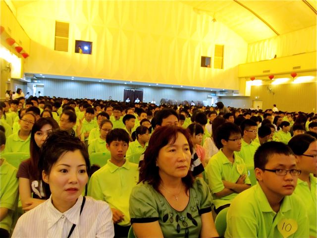 large Mandarin school in Asia and parents large Mandarin school in Asia and parents