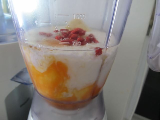 yummy smoothy yummy smoothy