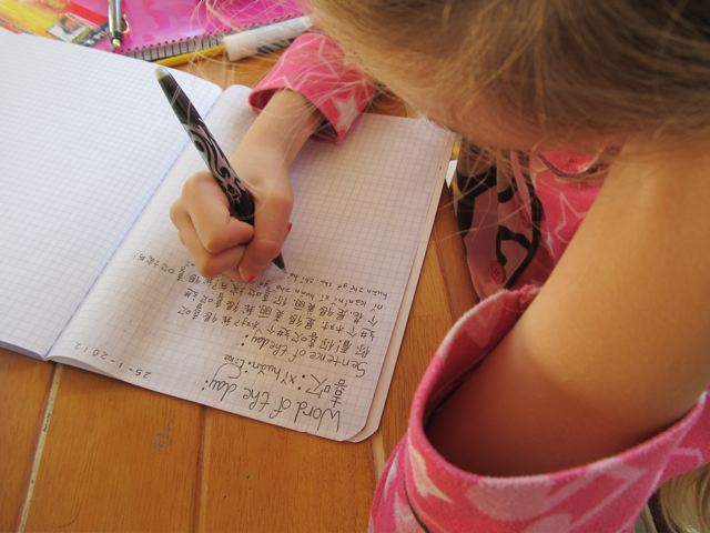 growing up bilingual or trilingual - our blond girl writing Mandarin growing up bilingual or trilingual - our blond girl writing Mandarin