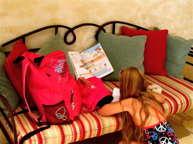 growing up bilingual and trilingual - our multilingual kid writing Mandarin in Jordan growing up bilingual and trilingual - our multilingual kid writing Mandarin in Jordan