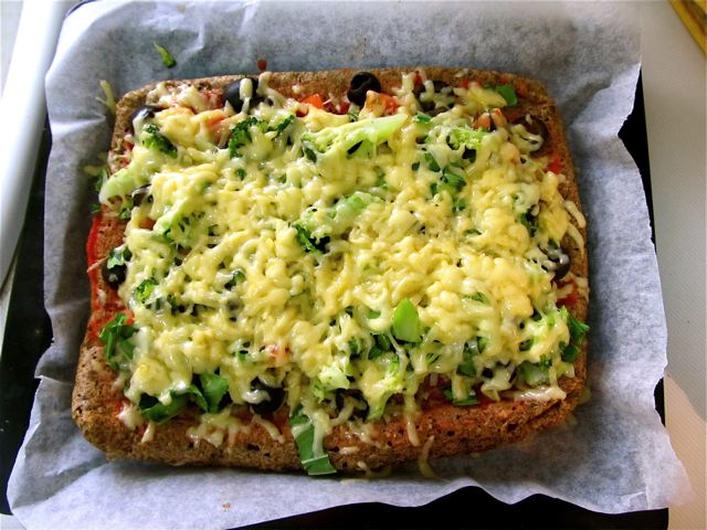 low carb pizza - yum! low carb pizza - yum!
