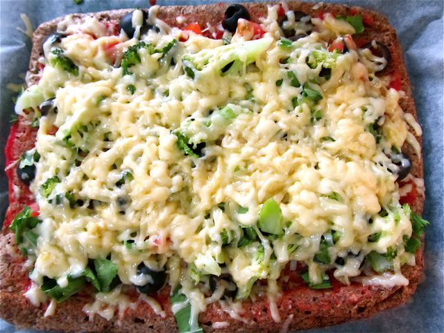 Nom, nom. Super cheesy pizza...and good for you! Nom, nom. Super cheesy pizza...and good for you!