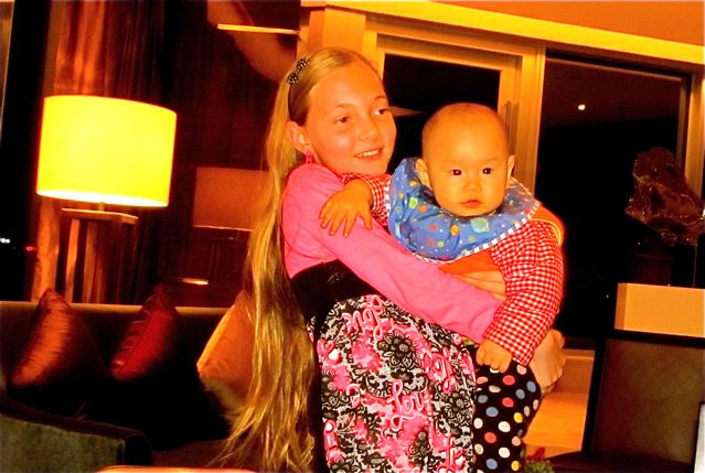 Bilingual babies love to learn languages early and it makes them smarter! Bilingual babies love to learn languages early and it makes them smarter!
