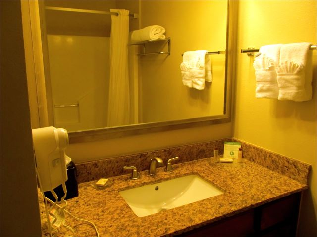 best extended stay hot
el Dallas Hawthorn Suites by Wyndham Addison Galleria