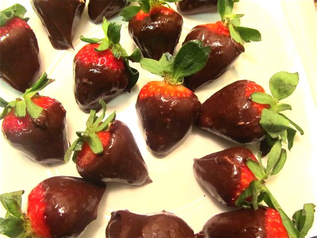 How -to Recipe for Chocolate Strawberries – Paleo/ Vegetarian