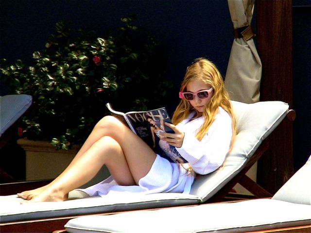 Fashionista travel teen Mozart enjoying luxury on her 13th birthday in Sydney