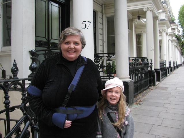 Celebrating Mothers! Mom and daughter in London Celebrating Mothers! Mom and daughter in London