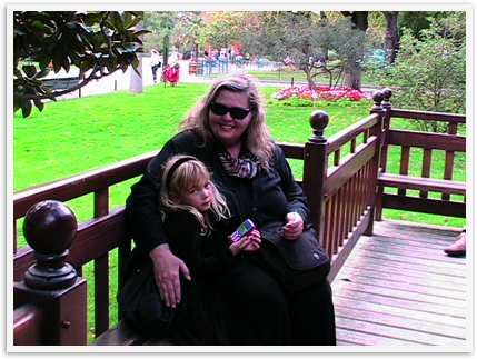 Celebrating Mothers! Mom and daughter in Paris Celebrating Mothers! Mom and daughter in Paris