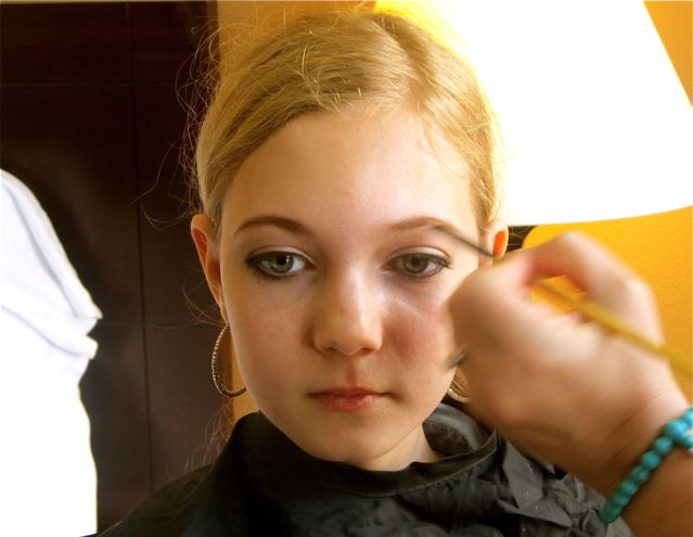 teen getting professional makeup for pop star look teen getting professional makeup for pop star look