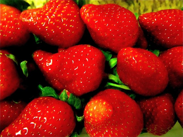 organic strawberries - Best Chocolate dippled Strawberries - Paleo/ Vegetarian recipe organic strawberries - Best Chocolate dippled Strawberries - Paleo/ Vegetarian recipe