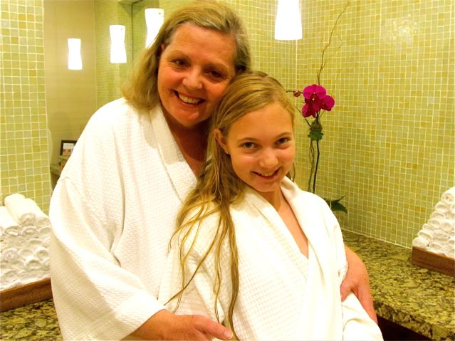 Celebrating Mothers! Mom and daugher at a luxury spa in Dallas Celebrating Mothers! Mom and daugher at a luxury spa in Dallas