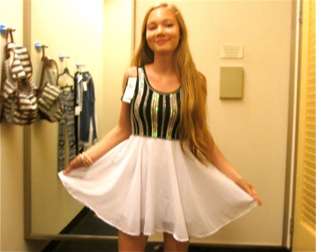 Teen beauty guru Mozart loving this shopping haul and dress Teen beauty guru Mozart loving this shopping haul and dress