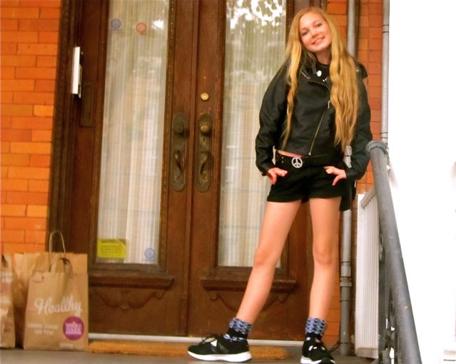 travel teen and singer Mozart in NYC travel teen and singer Mozart in NYC