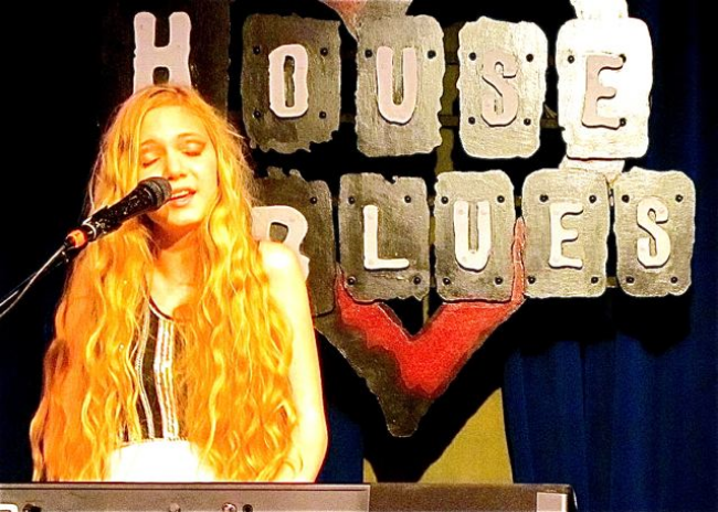 House of Blues - Mozart singing like an angel House of Blues - Mozart singing like an angel