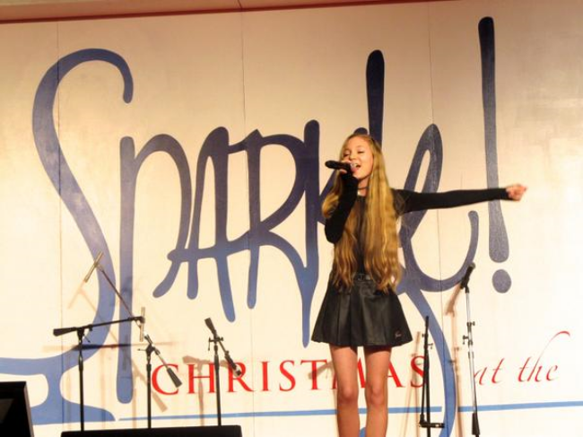 Teen Mozart singing at Sparkle Teen Mozart singing at Sparkle