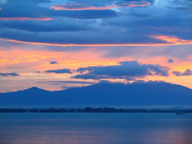 Stunning Sunrise Photo Stunning Sunrise Photo
