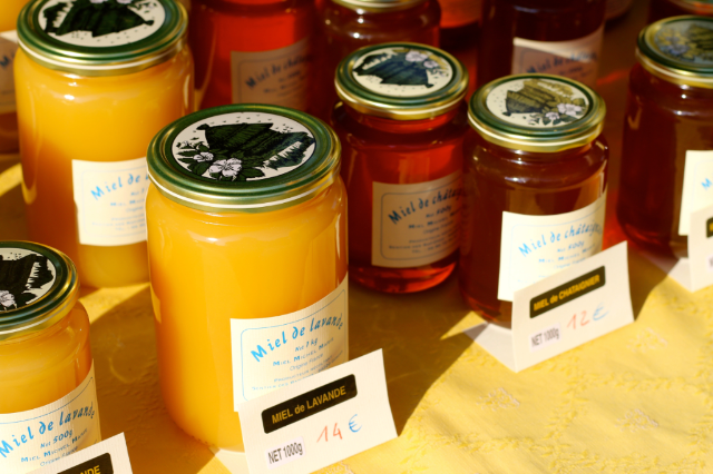 lavender honey at Best Provence Farmers' Market - Coustellet lavender honey at Best Provence Farmers' Market - Coustellet