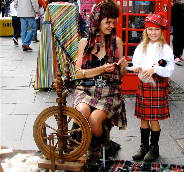 Mozart Dee in Edinburgh Fringe Festival - cute Scottish kid dressed in kilt! Mozart Dee in Edinburgh Fringe Festival - cute Scottish kid dressed in kilt!
