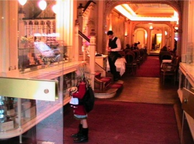 The Top 10 Reasons to Travel with Kids - Mozart in Paris The Top 10 Reasons to Travel with Kids - Mozart in Paris