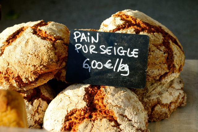 Best Provence Farmers' Market - Coustellet in the Luberon Best Provence Farmers' Market - Coustellet in the Luberon