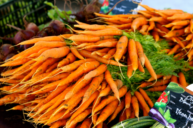 Best Provence Farmers' Market - carrots photo Best Provence Farmers' Market - carrots photo