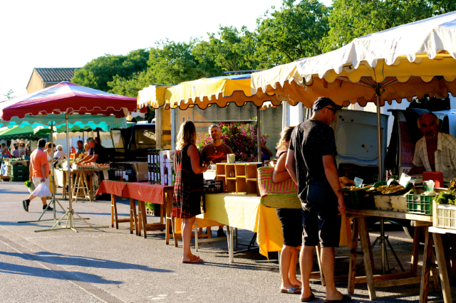 Best Provence Farmers' Market - Coustellet in the Luberon Best Provence Farmers' Market - Coustellet in the Luberon