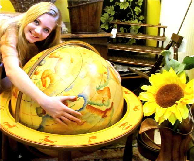Trilingual travel teen and singer Mozart Trilingual travel teen and singer Mozart