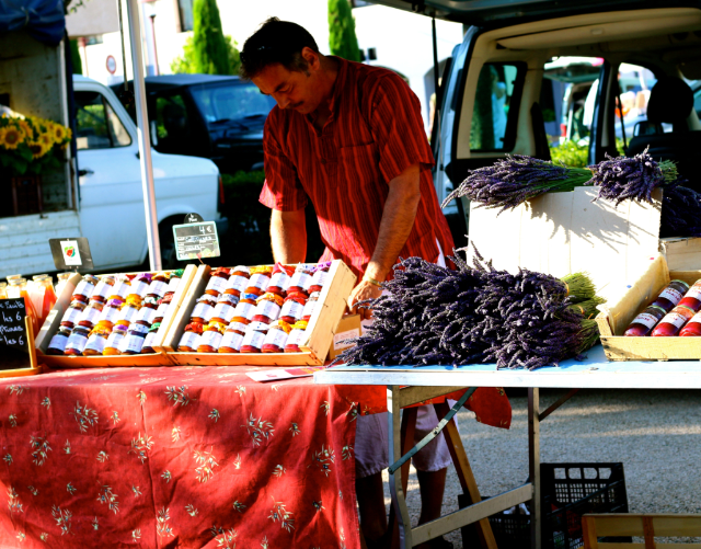 Best Provence Farmers' Market - Coustellet in the Luberon Best Provence Farmers' Market - Coustellet in the Luberon