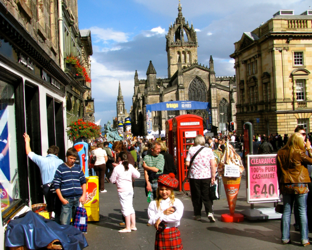 Mozart Dee in Edinburgh at the Fringe Festival Mozart Dee in Edinburgh at the Fringe Festival