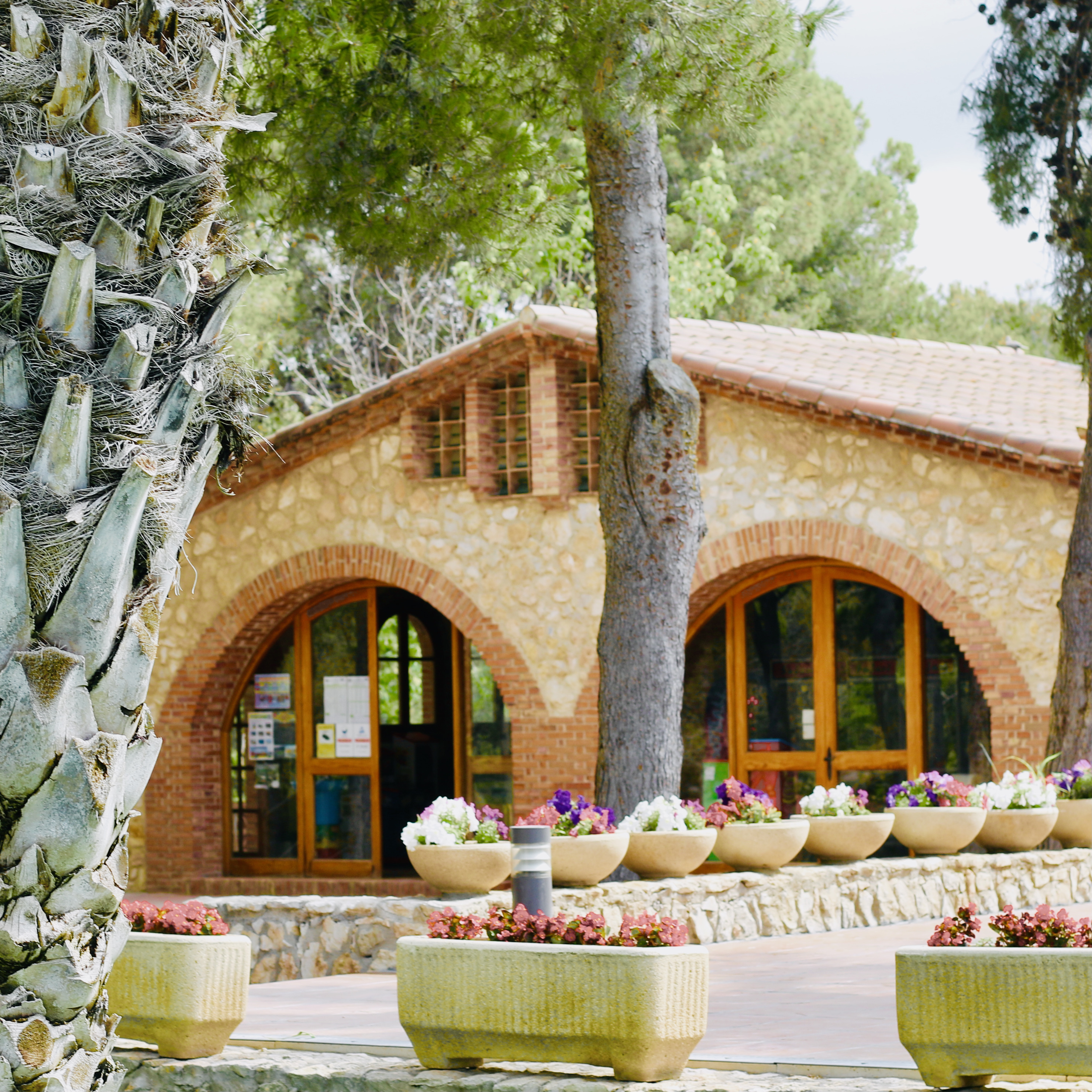 Cheap Furnished Rentals in Barcelona Beach Resort FARM Cheap Furnished Rentals in Barcelona Beach Resort FARM