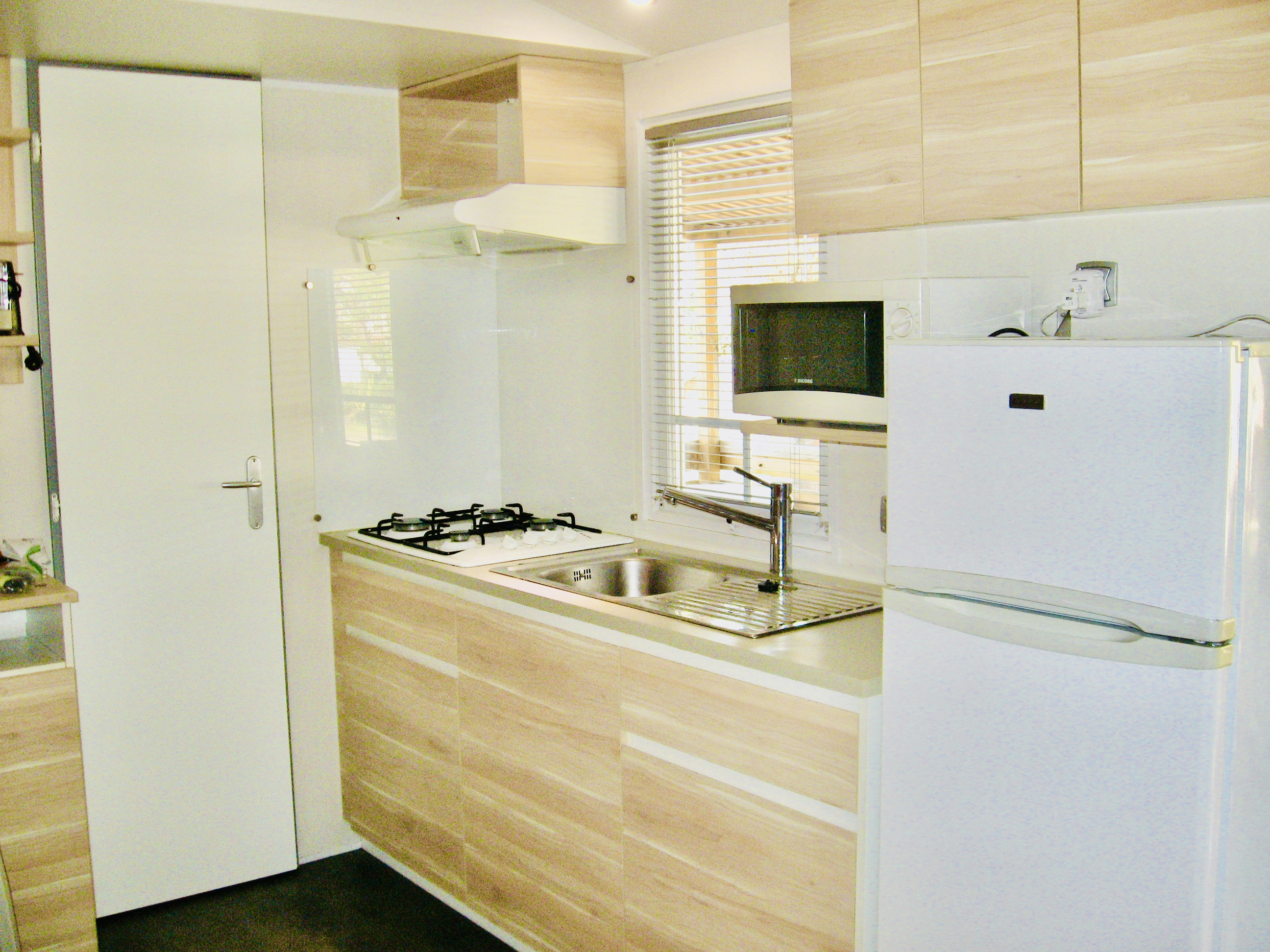 Cheap Furnished Rentals in Barcelona Beach Resort soultravelers3 kitchen Cheap Furnished Rentals in Barcelona Beach Resort soultravelers3 kitchen