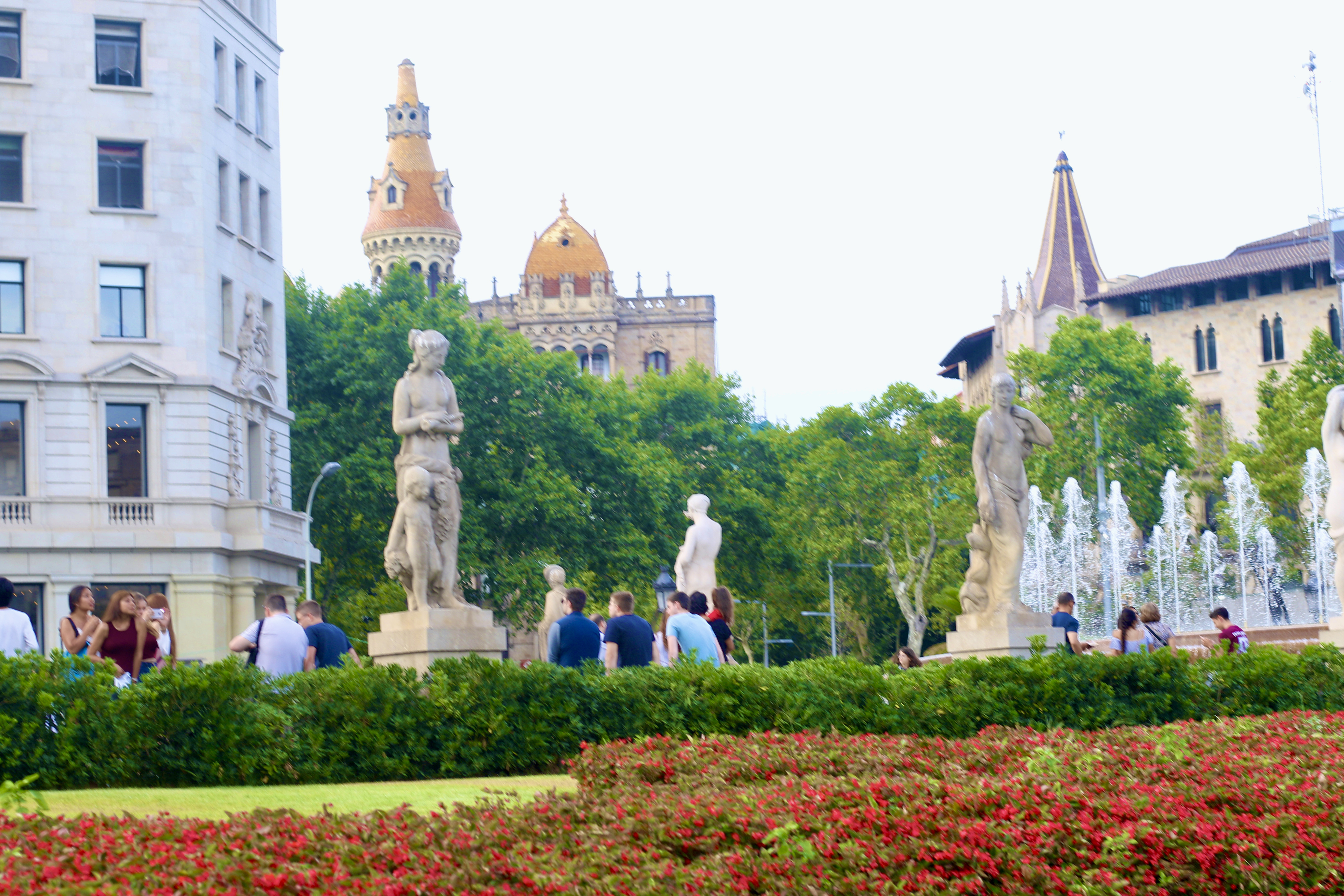 Barcelona Placa de Catalunya soultravelers3 21 OF THE BEST THINGS TO DO IN BARCELONA IN 2022 Barcelona Placa de Catalunya soultravelers3 21 OF THE BEST THINGS TO DO IN BARCELONA IN 2022