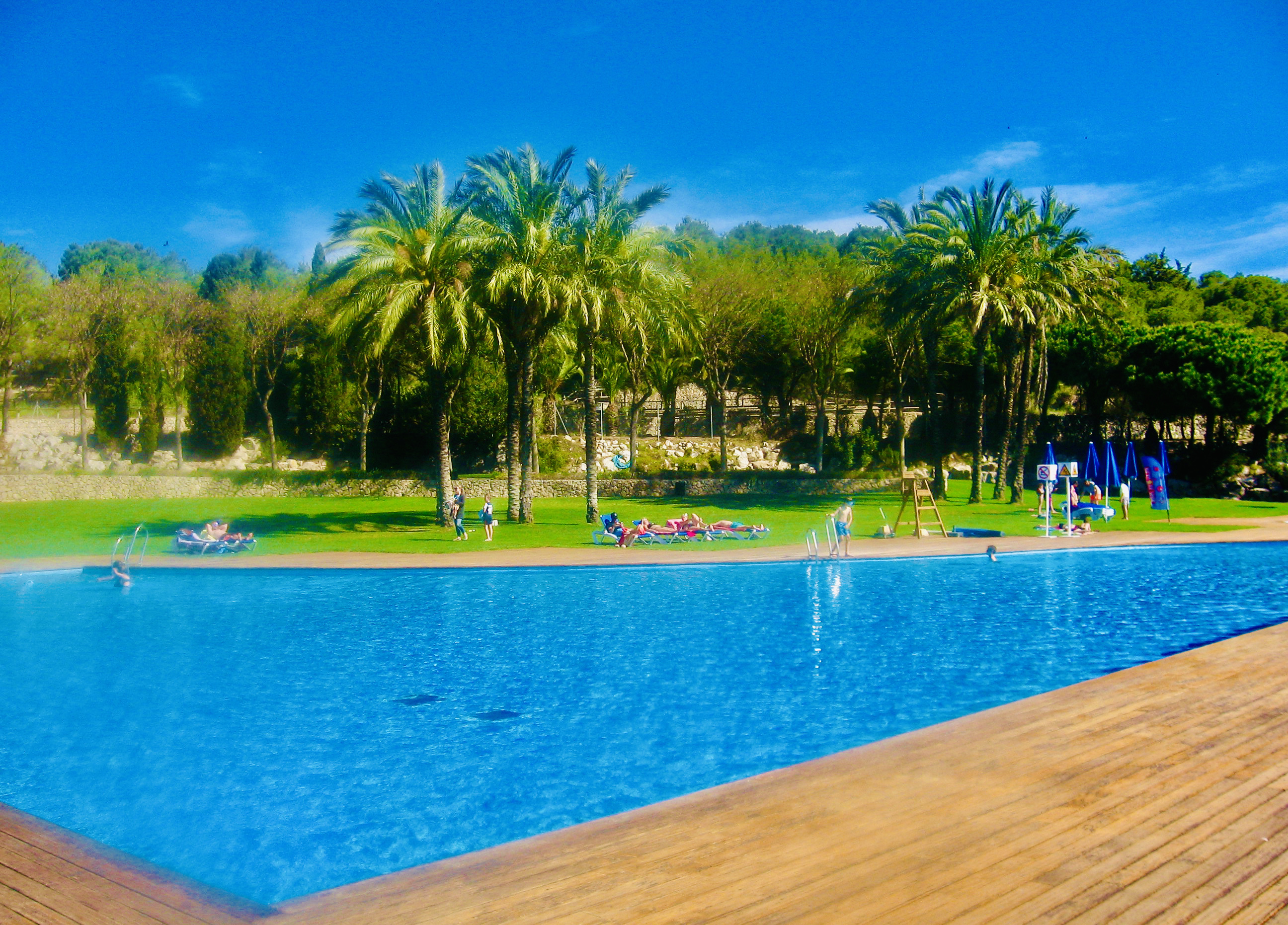 Cheap Furnished Rentals in Barcelona Beach Resort! soultravelers3 pools Cheap Furnished Rentals in Barcelona Beach Resort! soultravelers3 pools