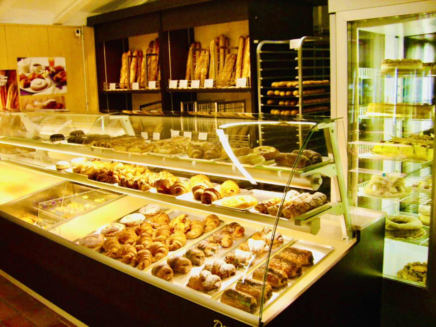Cheap Furnished Rentals in Barcelona Beach Resort soultravelers3 bakery onsite Cheap Furnished Rentals in Barcelona Beach Resort soultravelers3 bakery onsite
