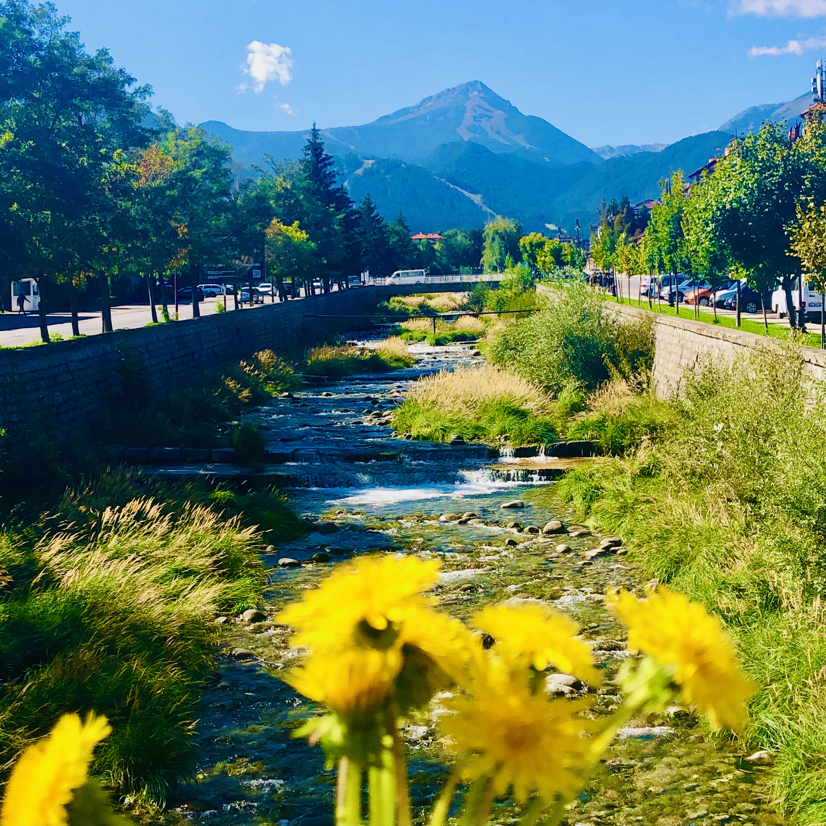 Vacation vs Full Time Travel Digital Nomad Lifestyle work from anywhere bansko coworkng hub Vacation vs Full Time Travel Digital Nomad Lifestyle work from anywhere bansko coworkng hub