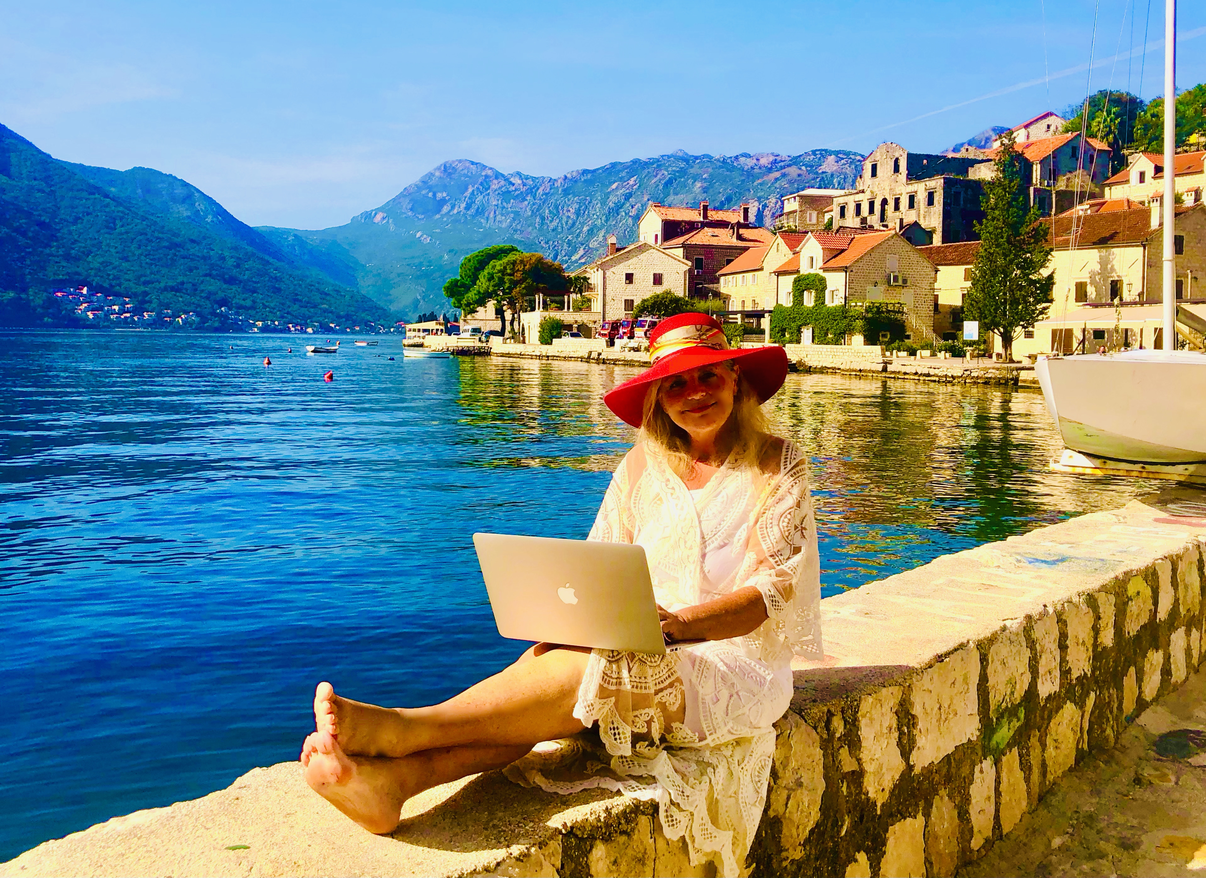Best Warm Winter Digital Nomad Destinations! laptop lifestyle   cheap luxury remote work