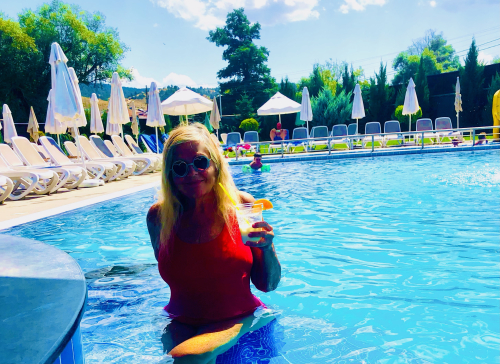 Where is the Best Hot Springs in Bansko? banya pool bar music pina colada couples travel Where is the Best Hot Springs in Bansko? banya pool bar music pina colada couples travel