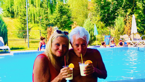 Where is the Best Hot Springs in Bansko? couples travel fun pool bar soaking Where is the Best Hot Springs in Bansko? couples travel fun pool bar soaking