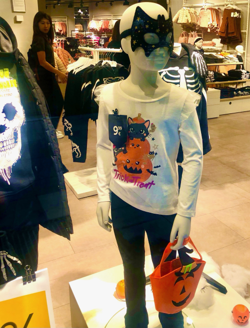 Fall Color & Halloween in Barcelona! kids halloween clothes & costumes 