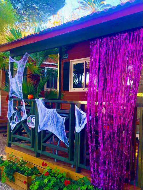 Fall Color & Halloween in Barcelona! spooky season decorations colorful kids family fun 