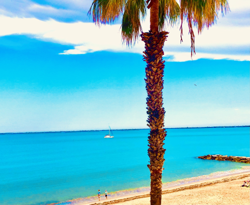 Best Tips! Americans Buying Home in Spain! beautiful beach & sailboat Best Tips! Americans Buying Home in Spain! beautiful beach & sailboat