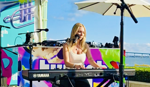 Heavenly Reyna Singing TwitchCon Music Box & with CEO Clancy! SEA VIEW PERFORMANCE PIANO & GUITAR Heavenly Reyna Singing TwitchCon Music Box & with CEO Clancy! SEA VIEW PERFORMANCE PIANO & GUITAR